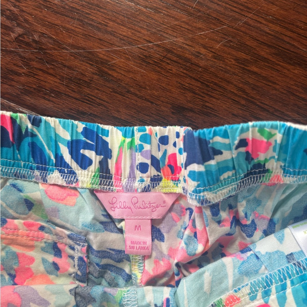 Lily Pulitzer Colorful Women's Board Shorts - Picture 2 of 3
